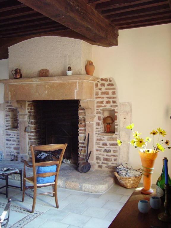 Le Vieux Chateau Bed and Breakfast Leynes Habitación foto